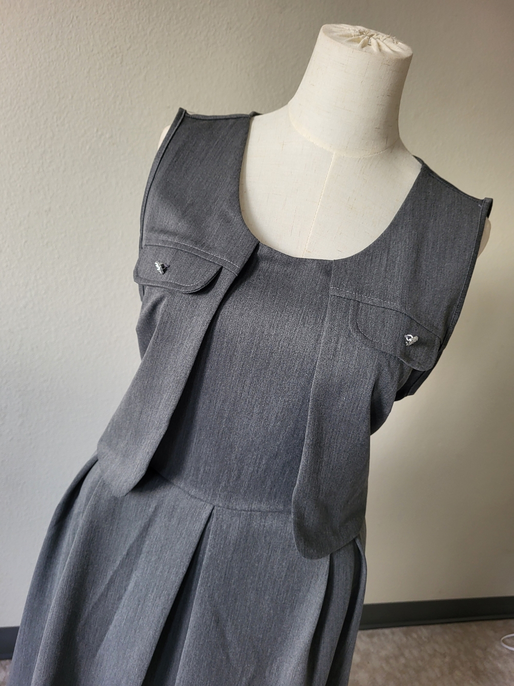 Modest Dress-Gray Pleated Jumper - Size XL (Shirt Not Included) - Picture 6 of 6